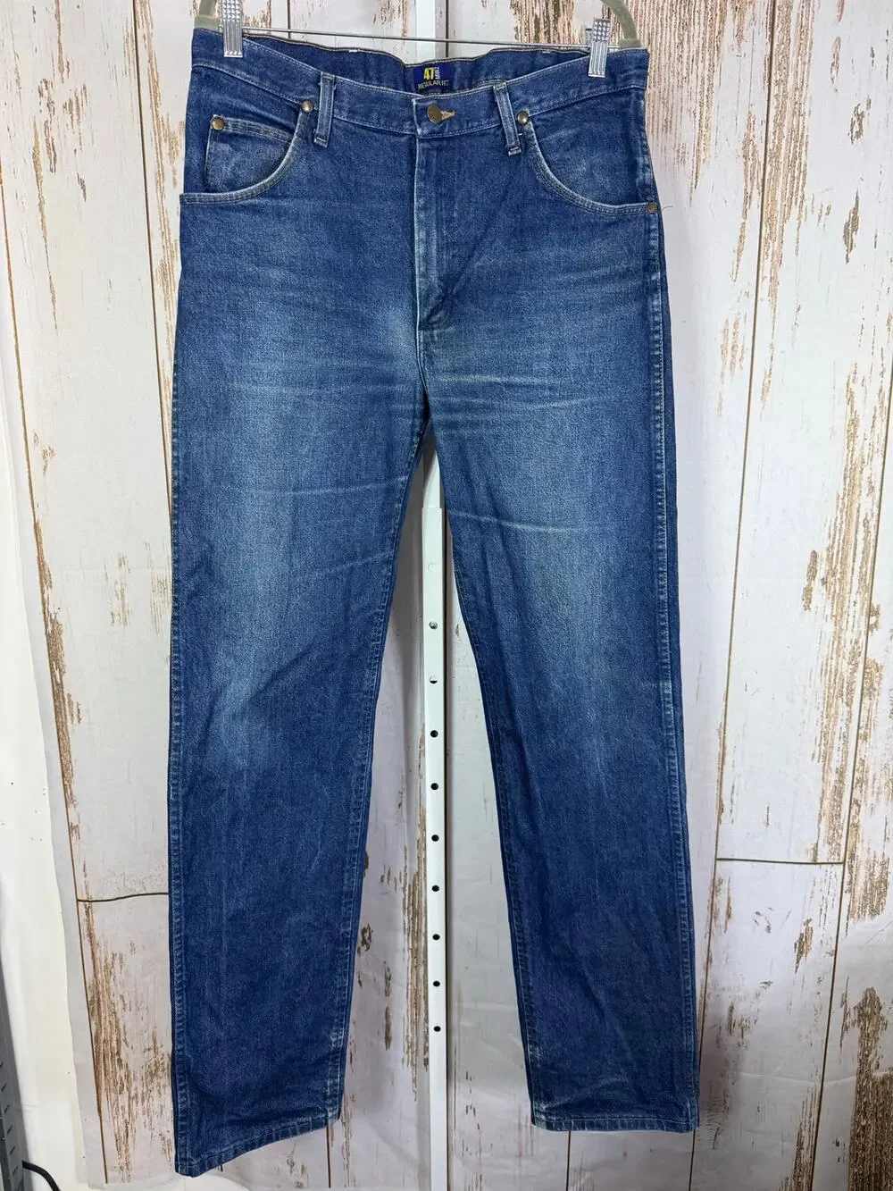 Wrangler 47MWZ Regular Fit Jeans. Size 34x36. In excellent used condition!